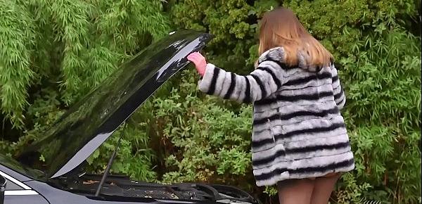  British BBW Paige Turnah Does Anything For Stranger To Help Fix Her Car